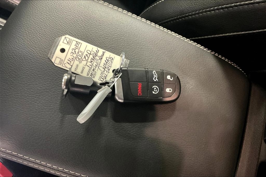 Used 2021 Jeep Wrangler Unlimited Sahara w/ Safety Group image 13