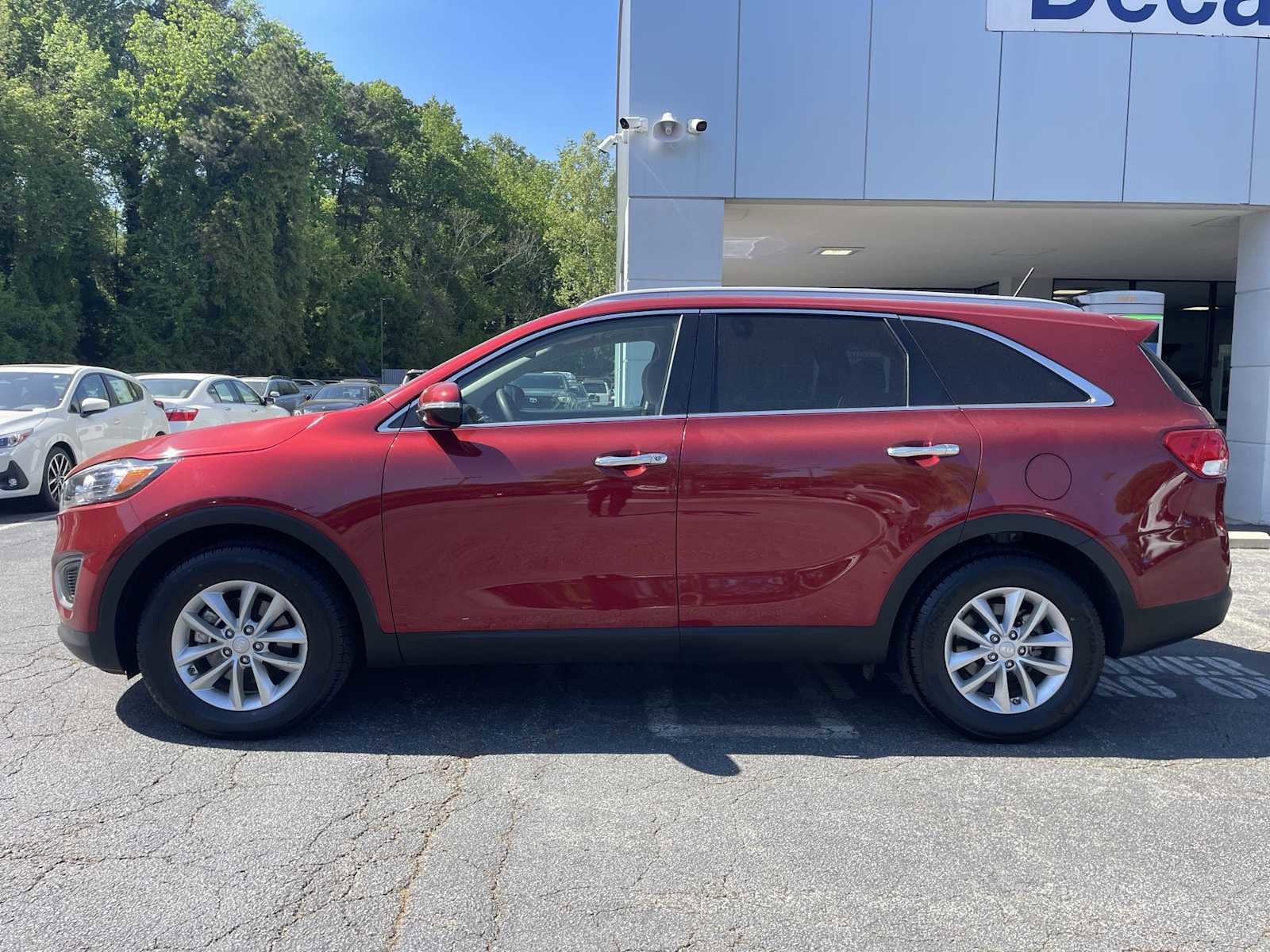 Used 2017 Kia Sorento LX image 2