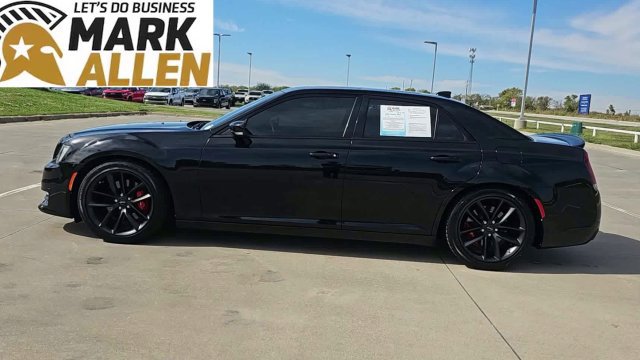 Used 2023 Chrysler 300 C RWD image 5