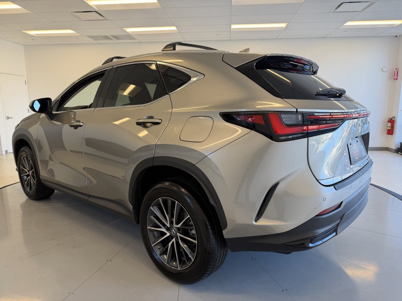 Used 2023 Lexus NX 350 AWD image 5