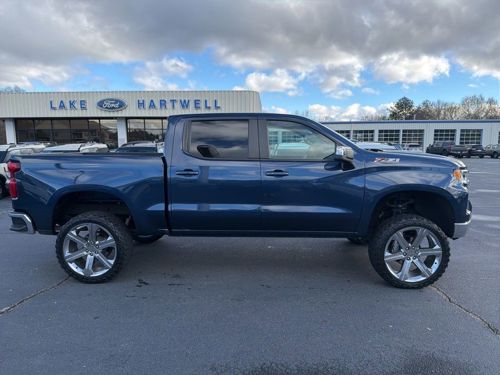 Used 2022 Chevrolet Silverado 1500 LT w/ Z71 Off-Road Package image 25