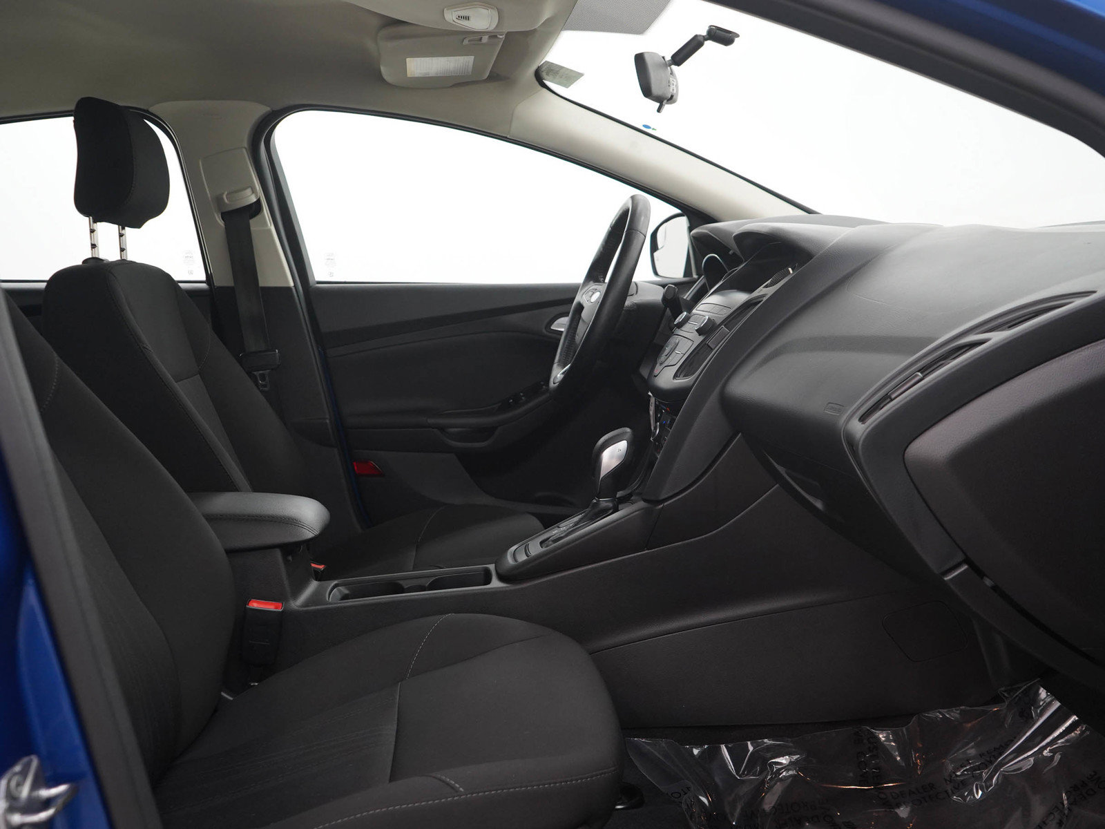 Used 2018 Ford Focus SE w/ SE Appearance Package FWD image 11