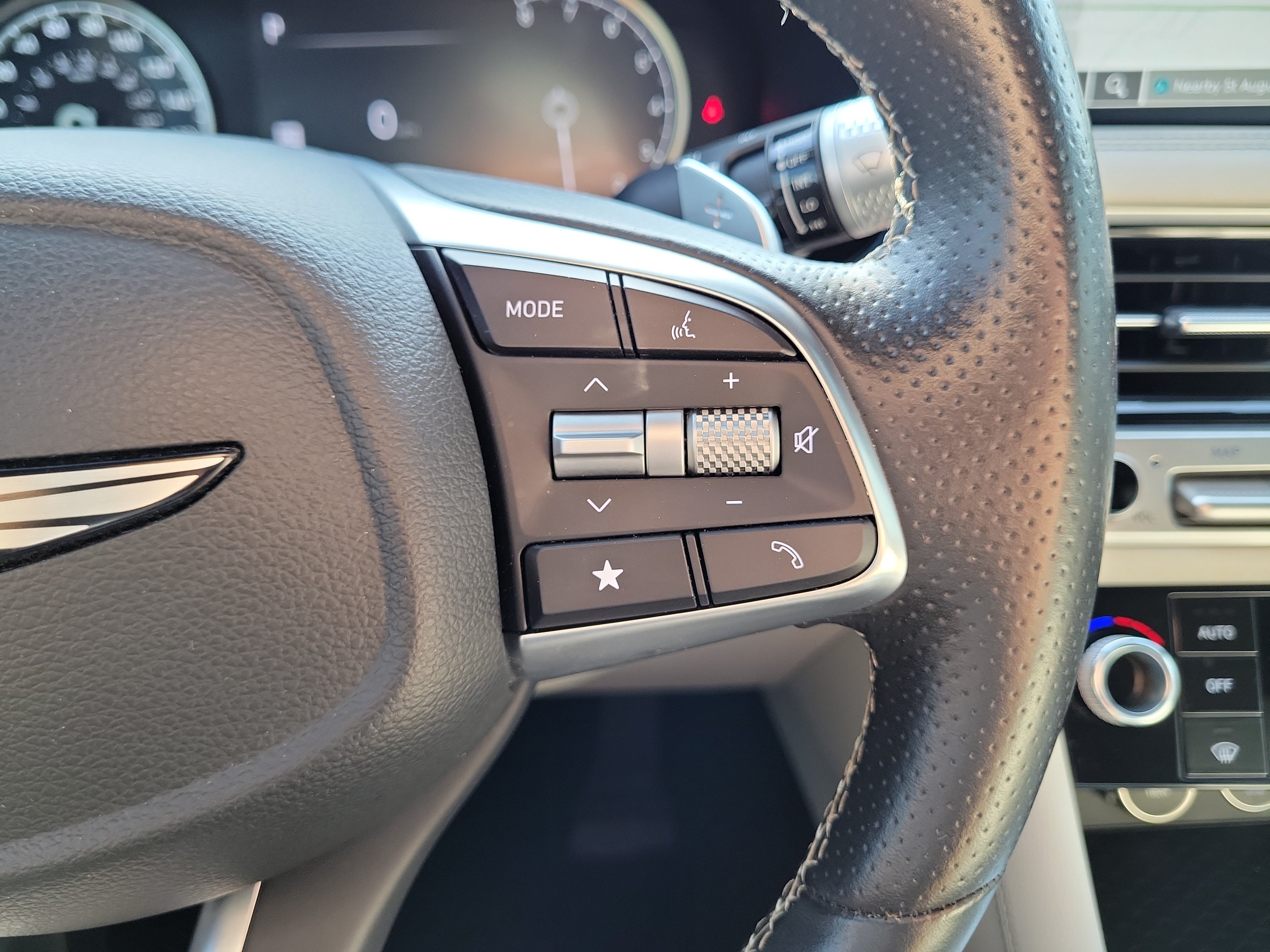 Used 2024 Genesis G70 2.5T AWD/4WD image 25