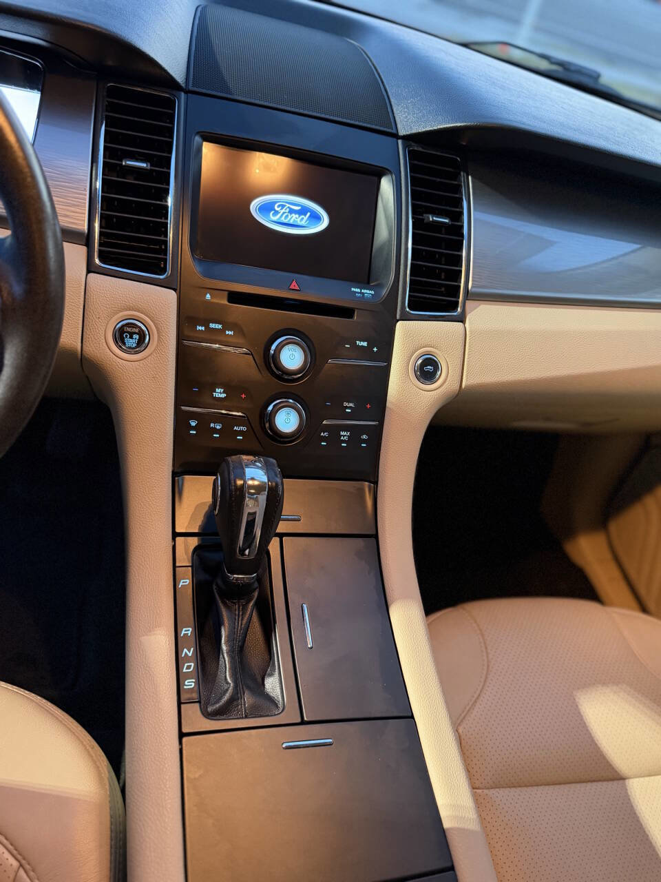 Used 2016 Ford Taurus SEL w/ Equipment Group 201A image 13