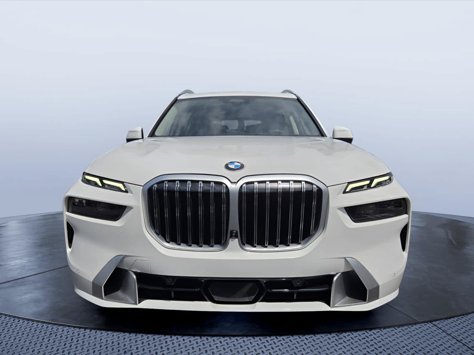 Used 2024 BMW X7 xDrive40i w/ Parking Assistance Package AWD/4WD image 8