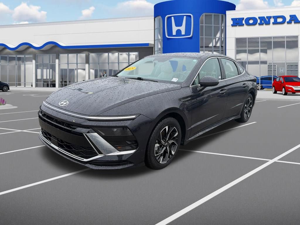 Used 2025 Hyundai Sonata SEL image 3