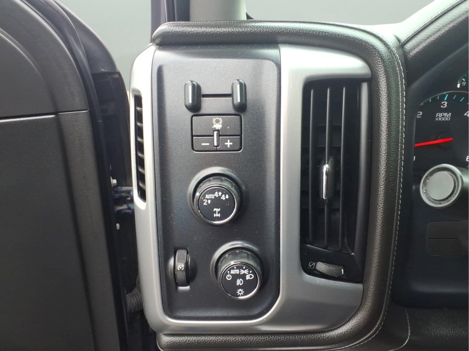 Used 2017 GMC Sierra 1500 SLT w/ SLT Premium Package AWD/4WD image 17