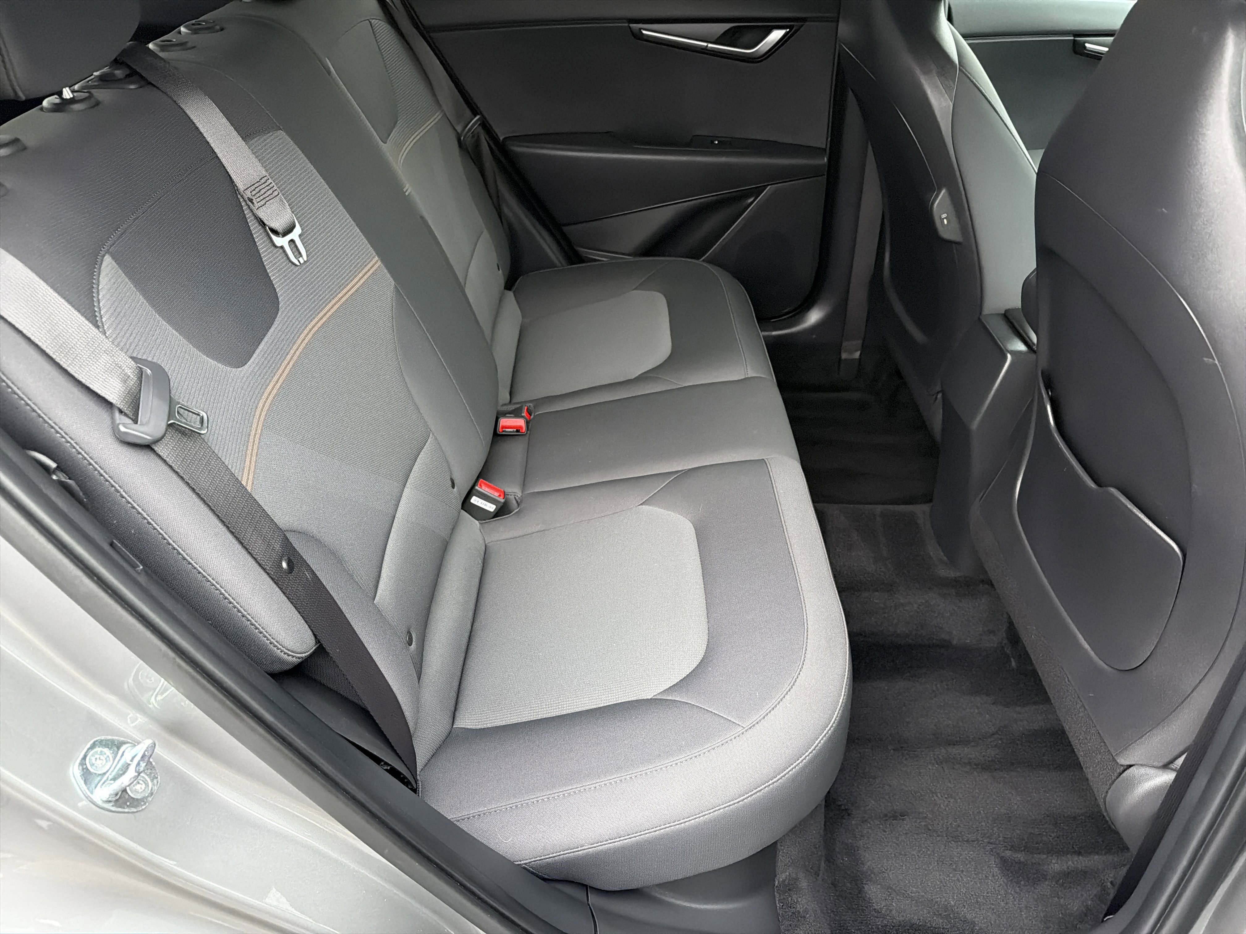 Used 2023 Kia Niro LX image 15