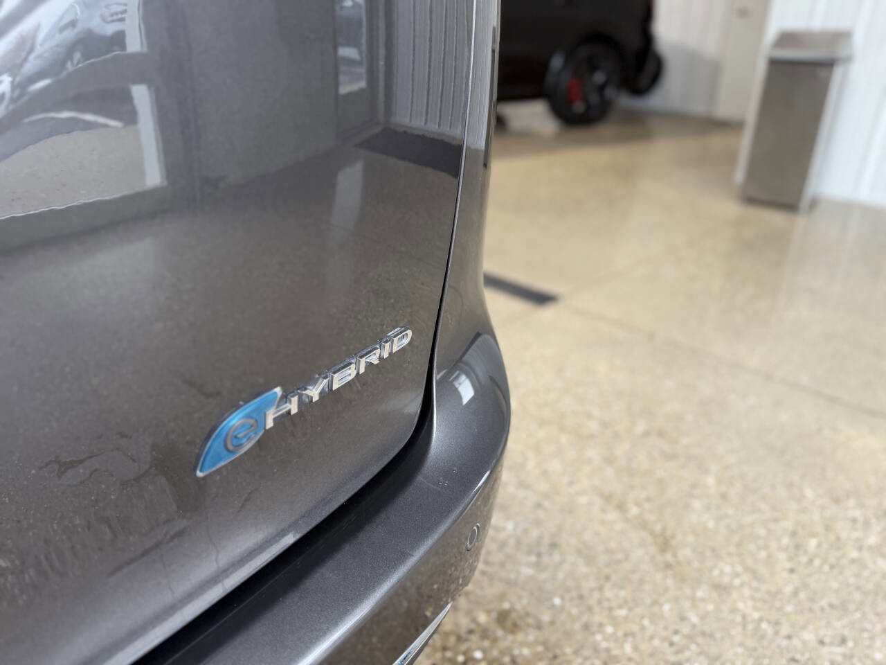 Used 2021 Chrysler Pacifica Touring-L FWD image 38