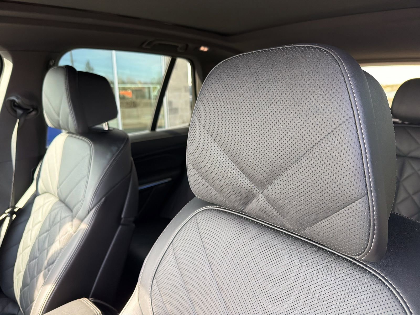 Used 2024 BMW X5 xDrive40i w/ Premium Package image 23