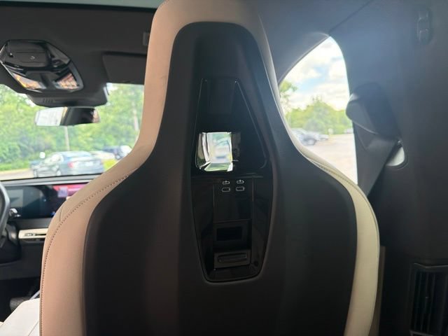Used 2023 BMW iX xDrive50 w/ Premium Package AWD/4WD image 30