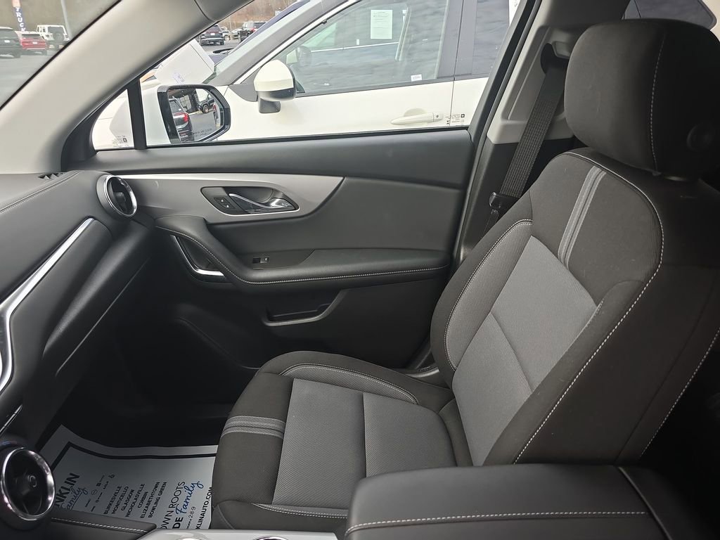 Used 2024 Chevrolet Blazer LT w/ Convenience Package image 11