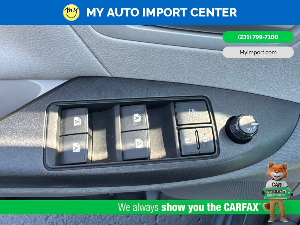 Used 2015 Toyota Sienna LE FWD image 11
