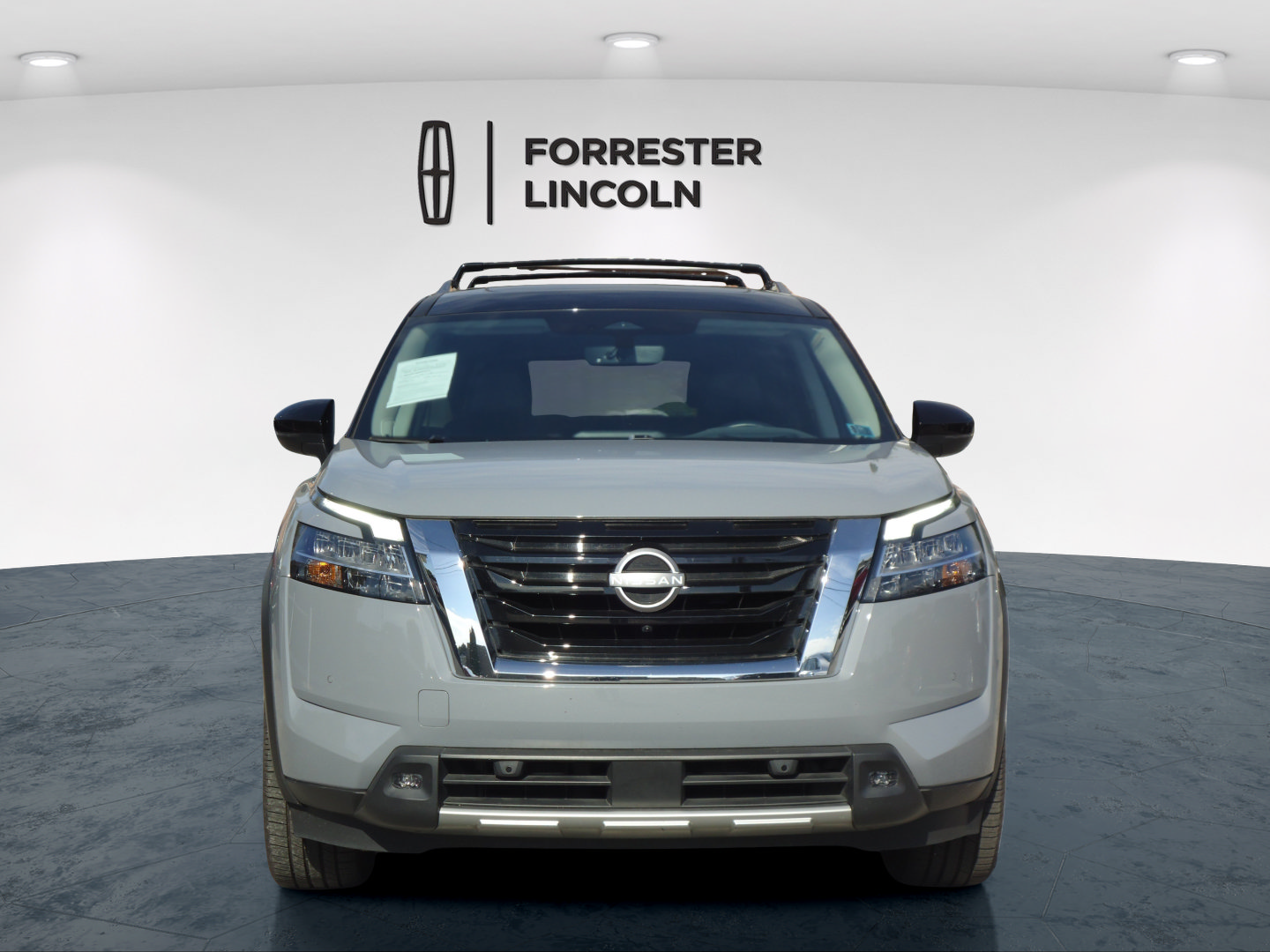 Used 2023 Nissan Pathfinder Platinum AWD/4WD image 8