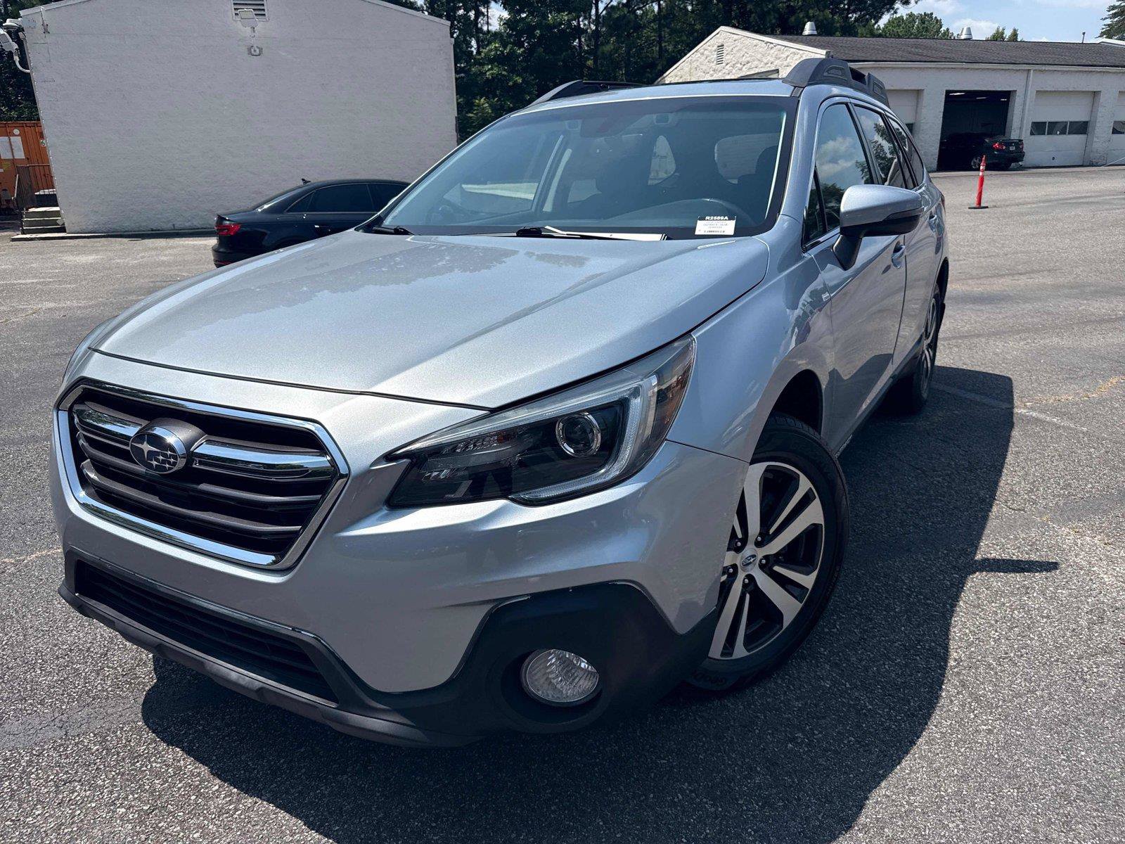 Used 2018 Subaru Outback 2.5i Limited AWD/4WD image 2
