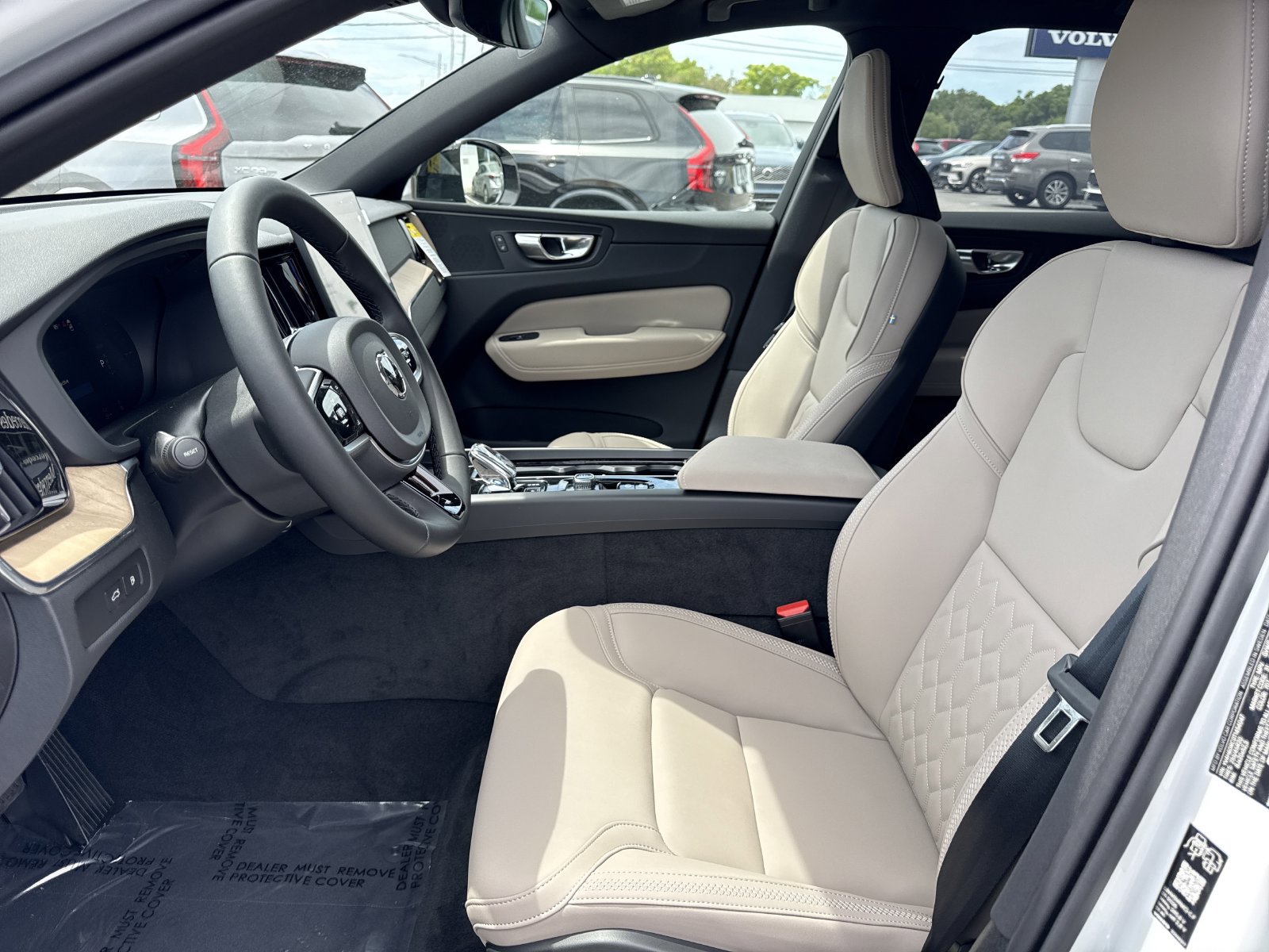 New 2026 Volvo XC60 T8 Plus w/ Protection Package Premier AWD/4WD image 10