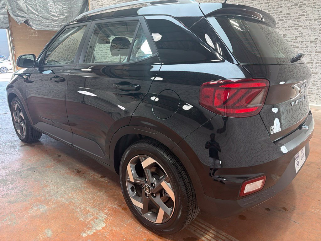 Certified 2026 Hyundai Venue SEL FWD image 5