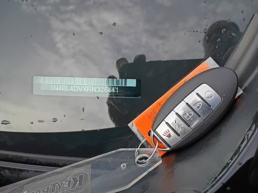 Used 2024 Nissan Altima 2.5 SV image 16