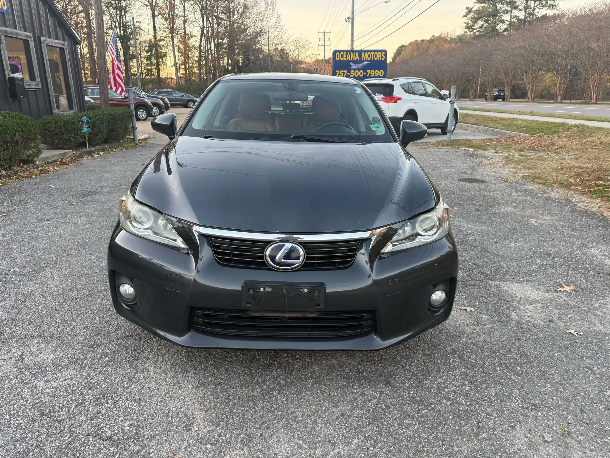 Used 2011 Lexus CT 200h image 2