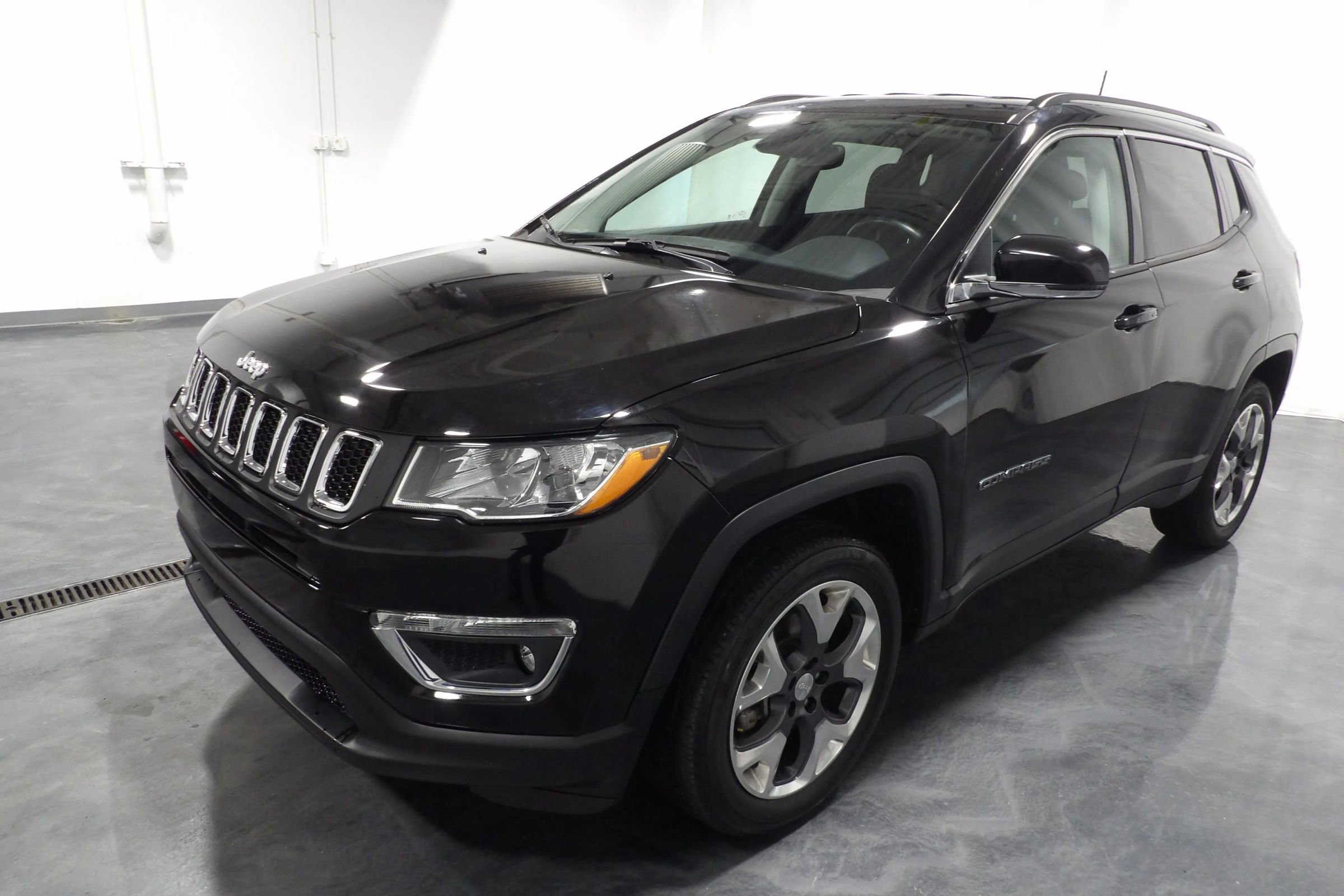 Used 2020 Jeep Compass Limited image 3