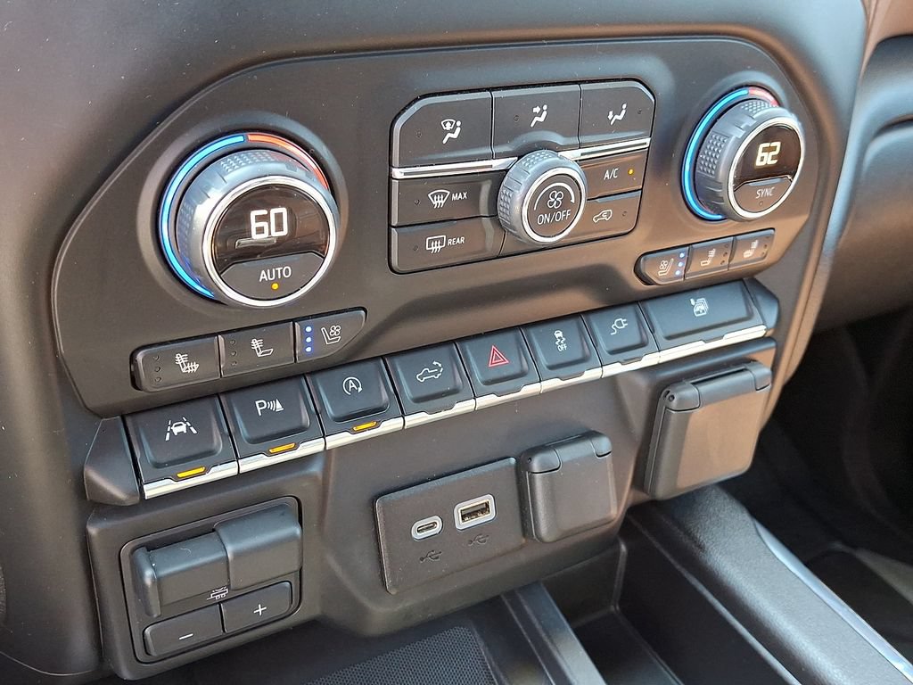 Used 2019 Chevrolet Silverado 1500 High Country w/ High Country Premium Package AWD/4WD image 17