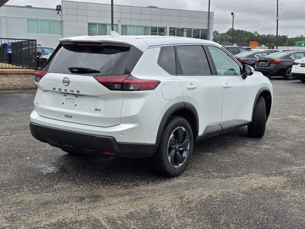 Used 2024 Nissan Rogue SV FWD image 5
