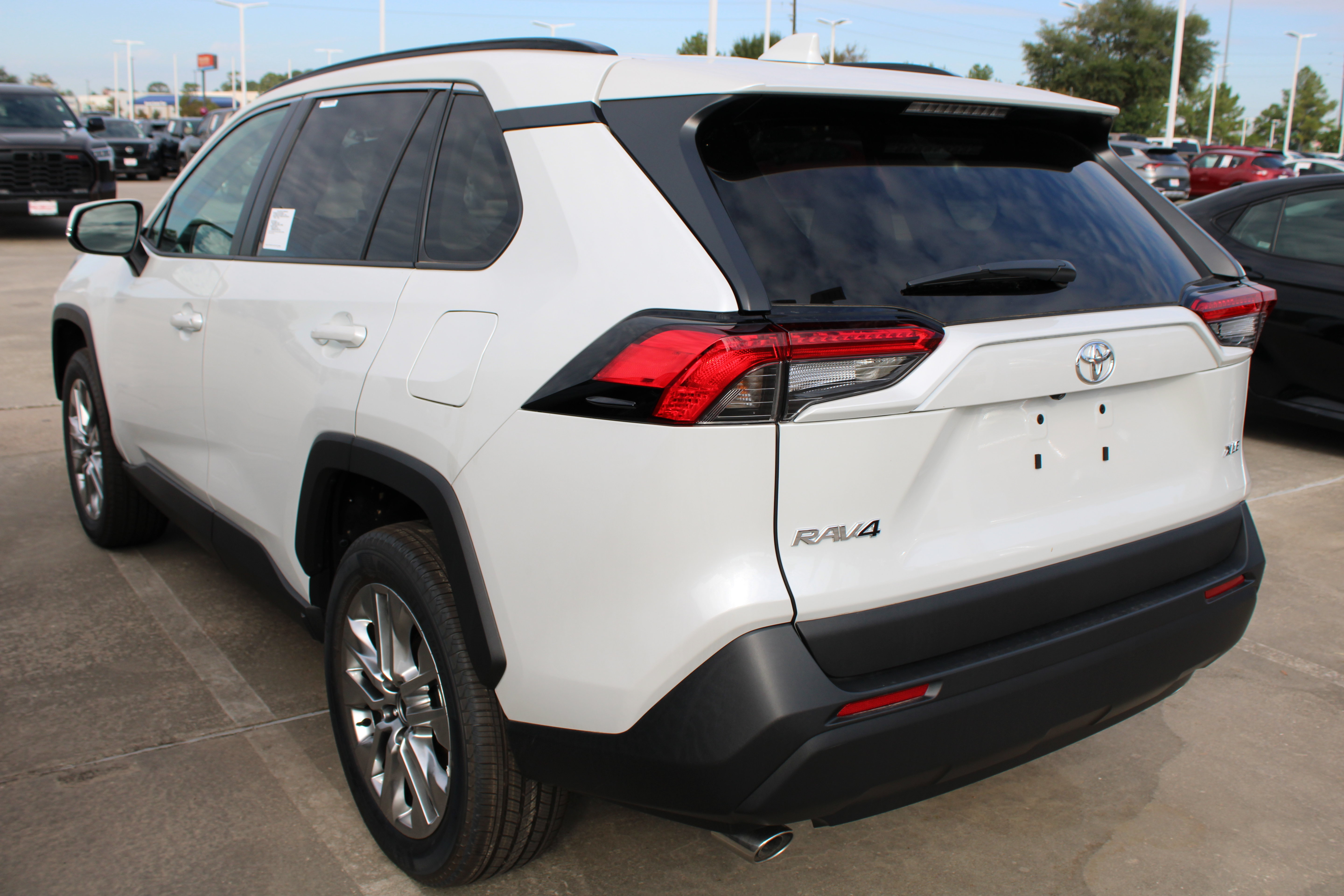 Used 2025 Toyota RAV4 XLE Premium FWD image 7