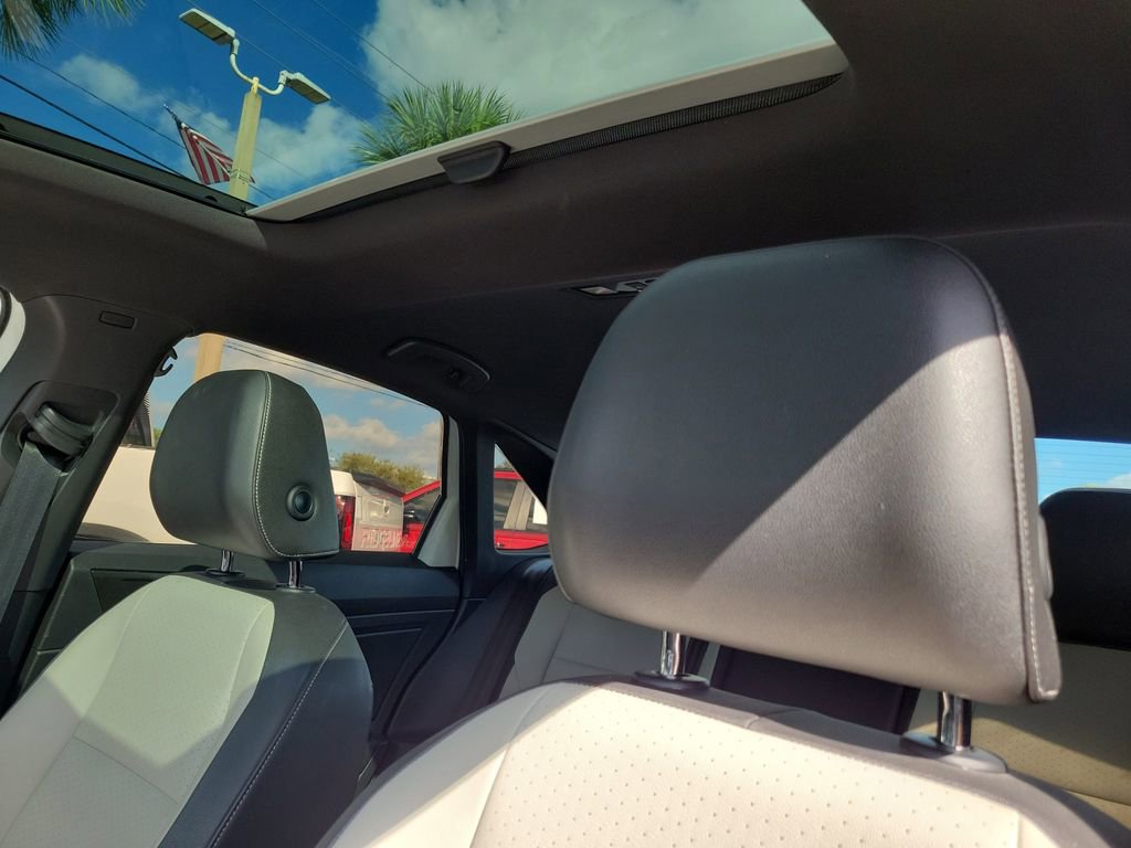 Used 2019 Volkswagen Jetta R-Line w/ R-Line Cold Weather Package FWD image 24