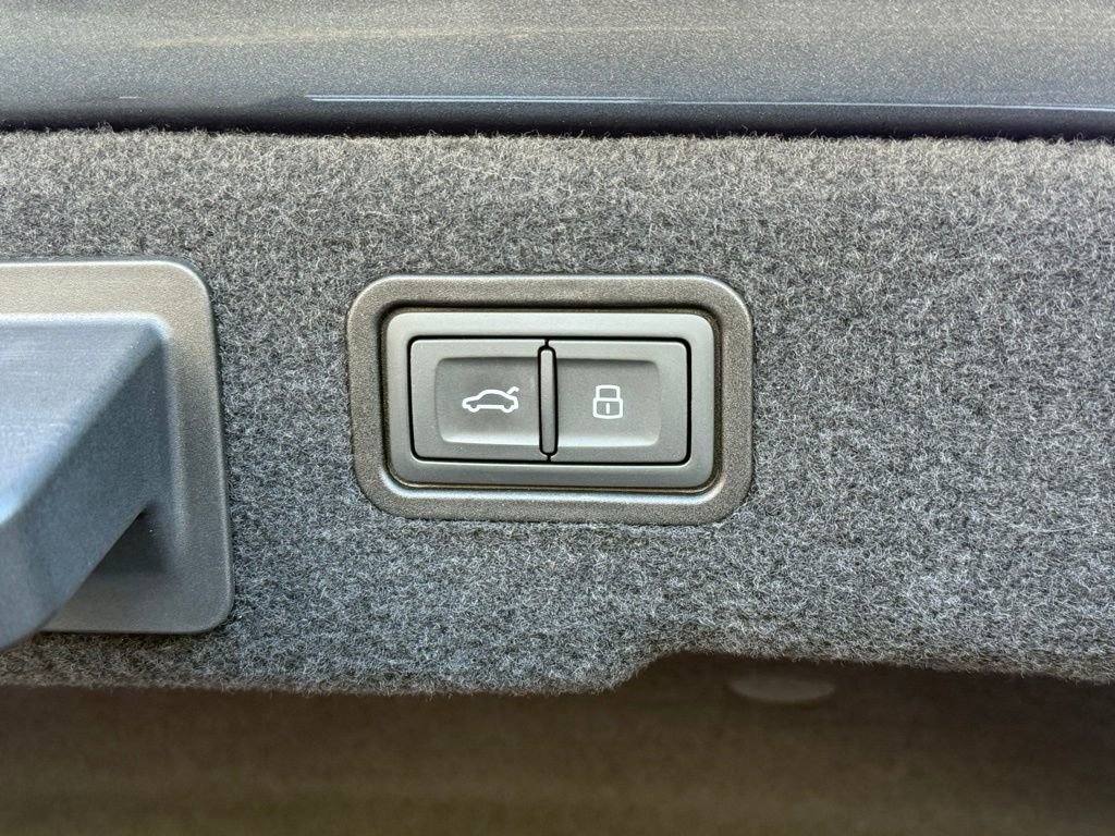 Used 2020 Audi A8 L 4.0T AWD/4WD image 21