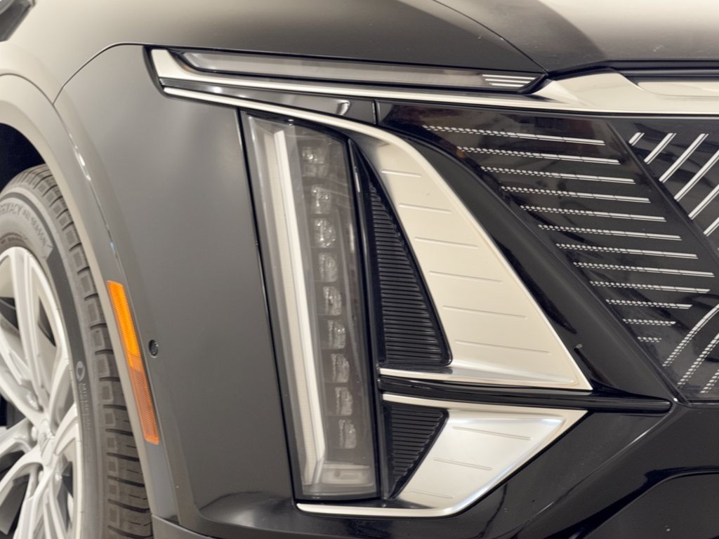 Used 2024 Cadillac Lyriq Luxury RWD image 12