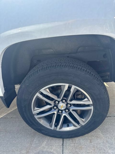Used 2022 Chevrolet Colorado W/T w/ Custom Special Edition AWD/4WD image 8