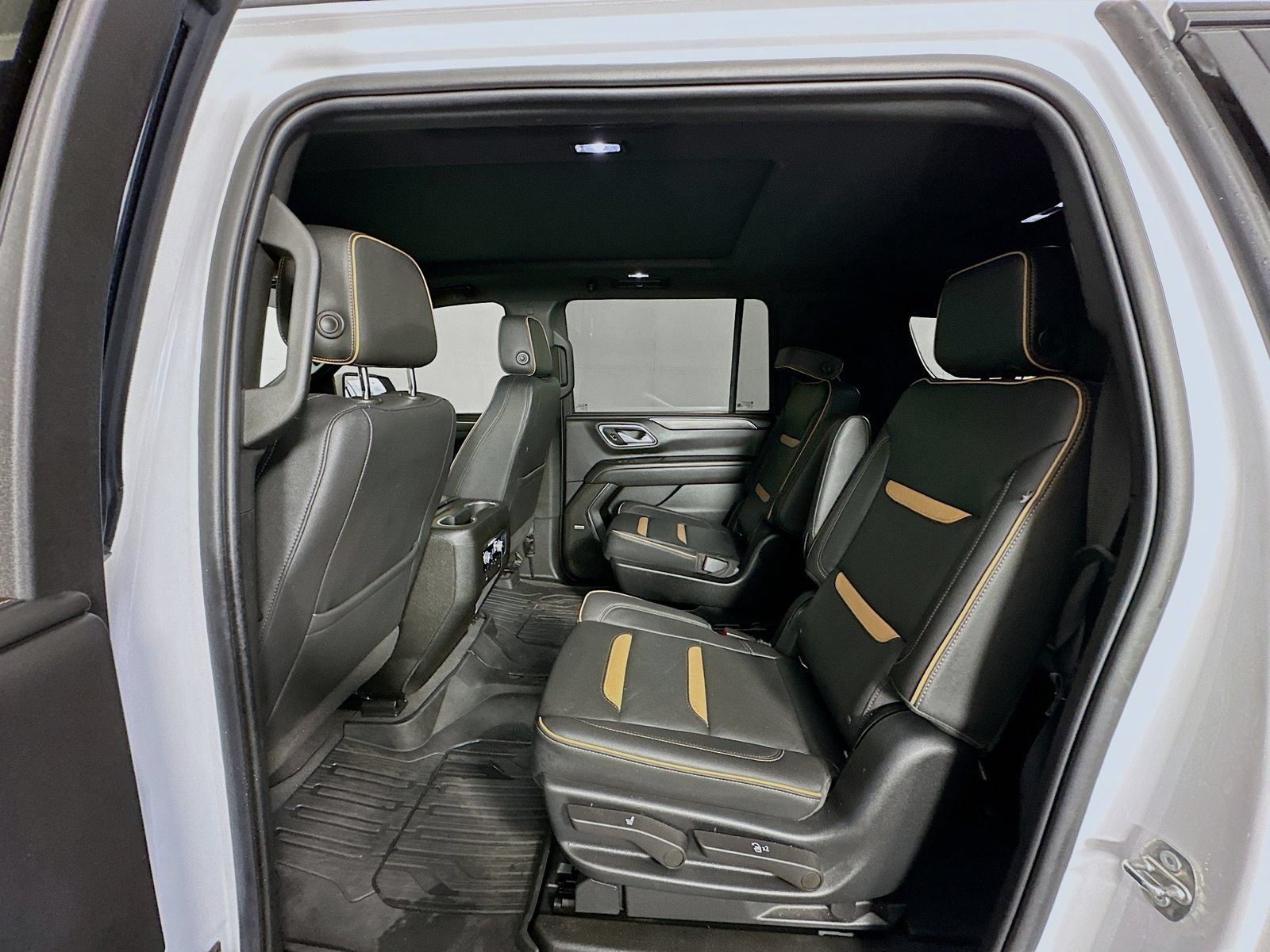 Used 2022 GMC Yukon XL AT4 AWD/4WD image 26