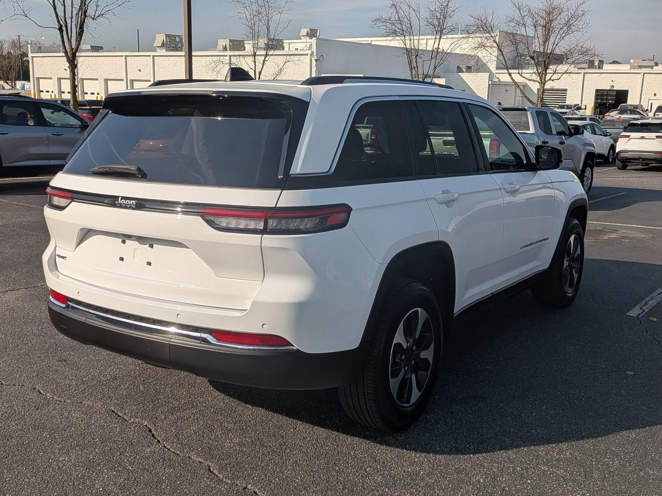Used 2023 Jeep Grand Cherokee 4WD 4xe image 9