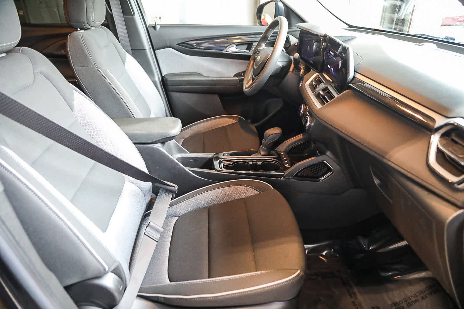 Used 2024 Chevrolet TrailBlazer LS image 16