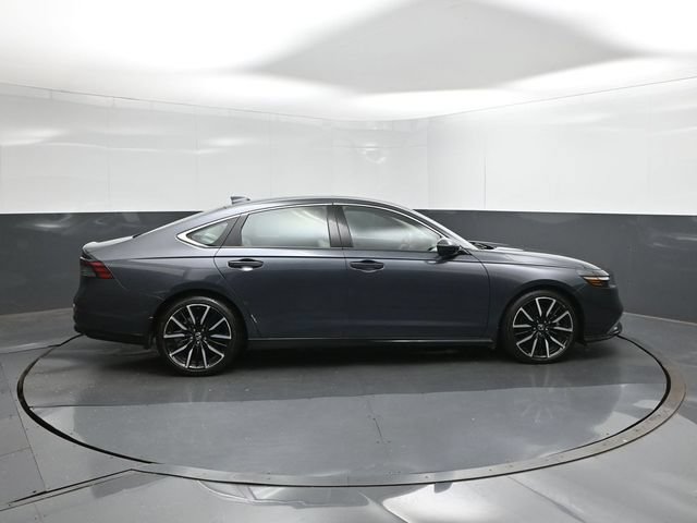 Used 2023 Honda Accord Touring image 11