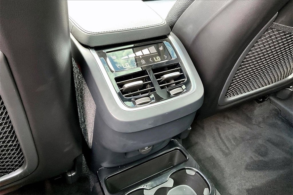 Certified 2023 Volvo XC90 B6 Plus image 9