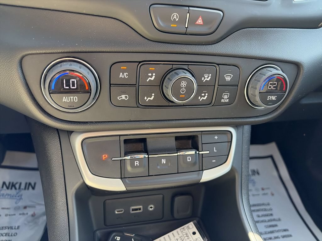 Used 2023 GMC Terrain SLE w/ Driver Convenience Package FWD image 18