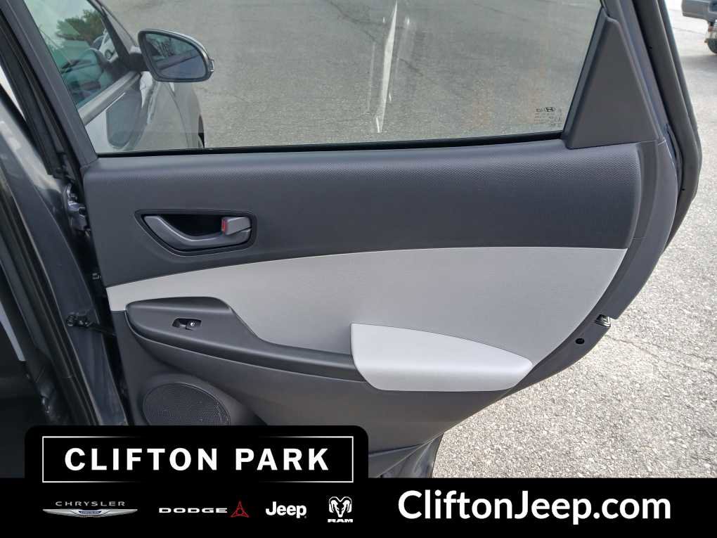 Used 2023 Hyundai Kona SEL image 16