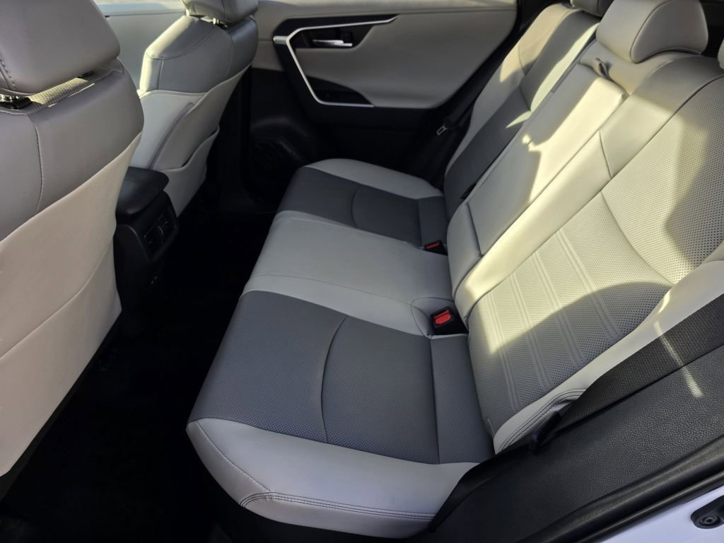 Used 2025 Toyota RAV4 Limited w/ Advanced Technology Package image 28