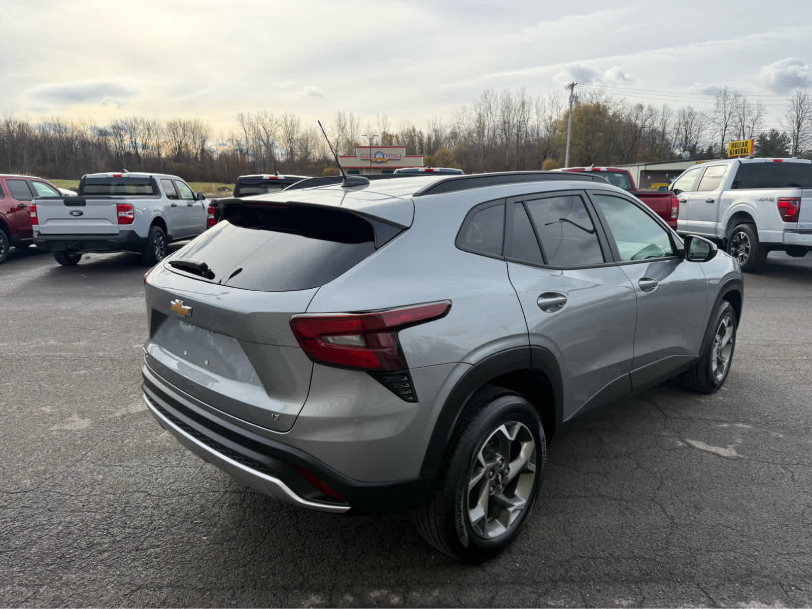 Used 2025 Chevrolet Trax LT image 5