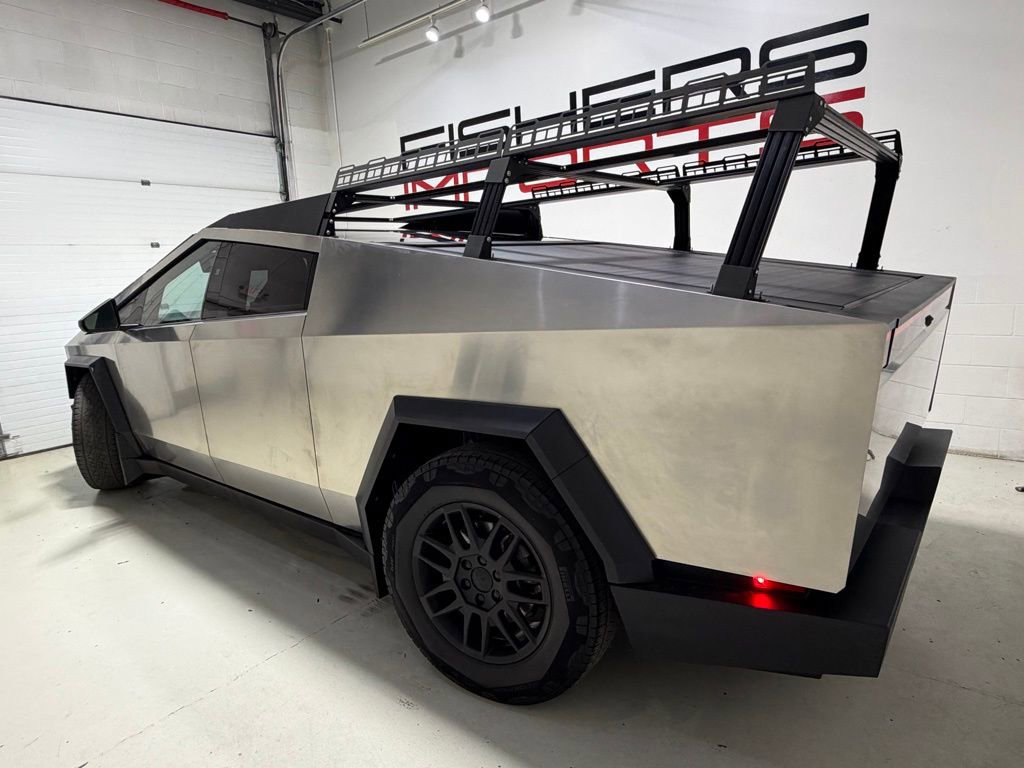 Used 2024 Tesla Cybertruck AWD Crew Cab image 5