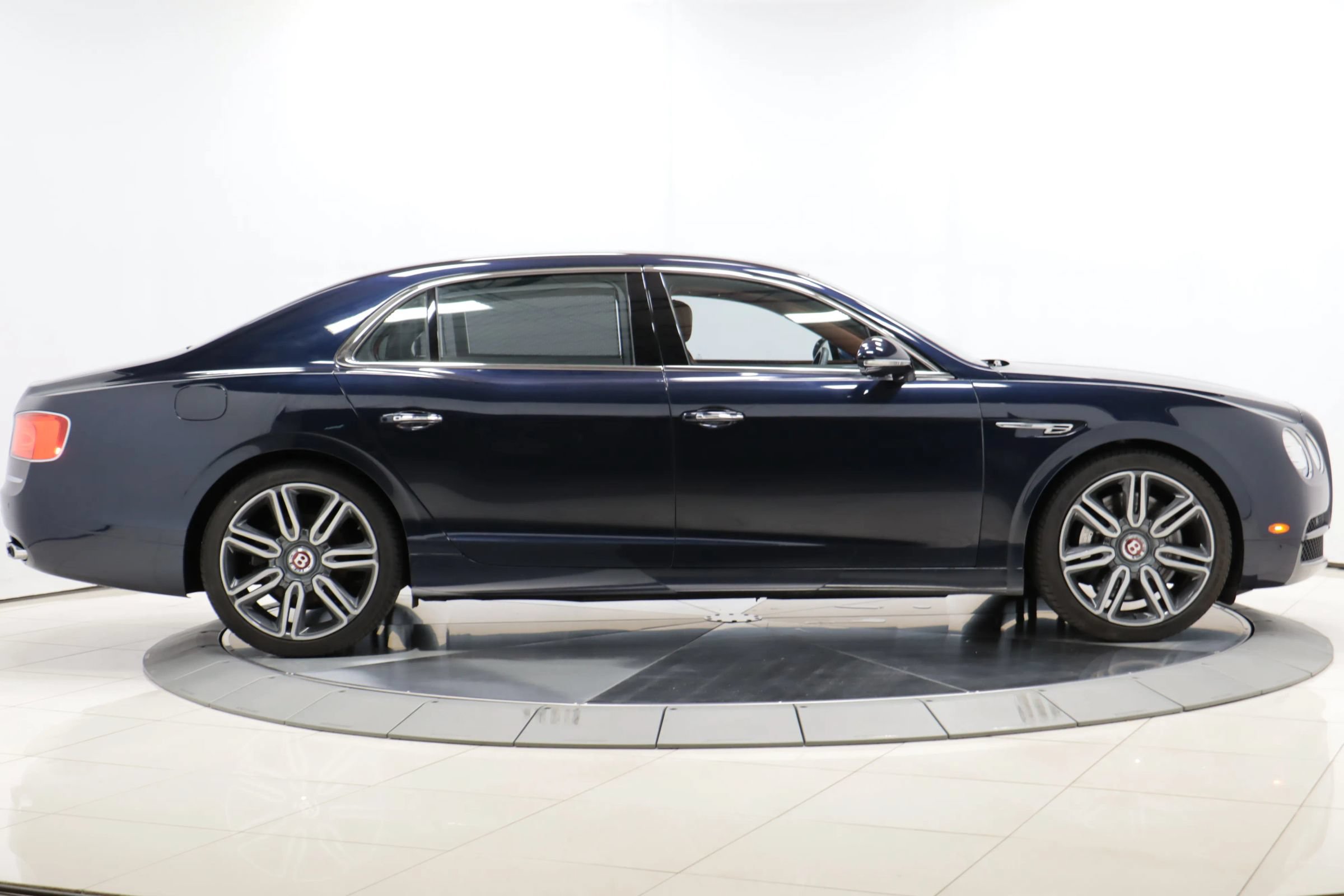 Used 2016 Bentley Flying Spur V8 AWD/4WD image 64