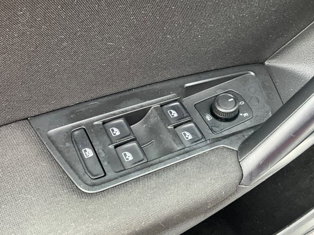 Used 2021 Volkswagen Tiguan S image 23