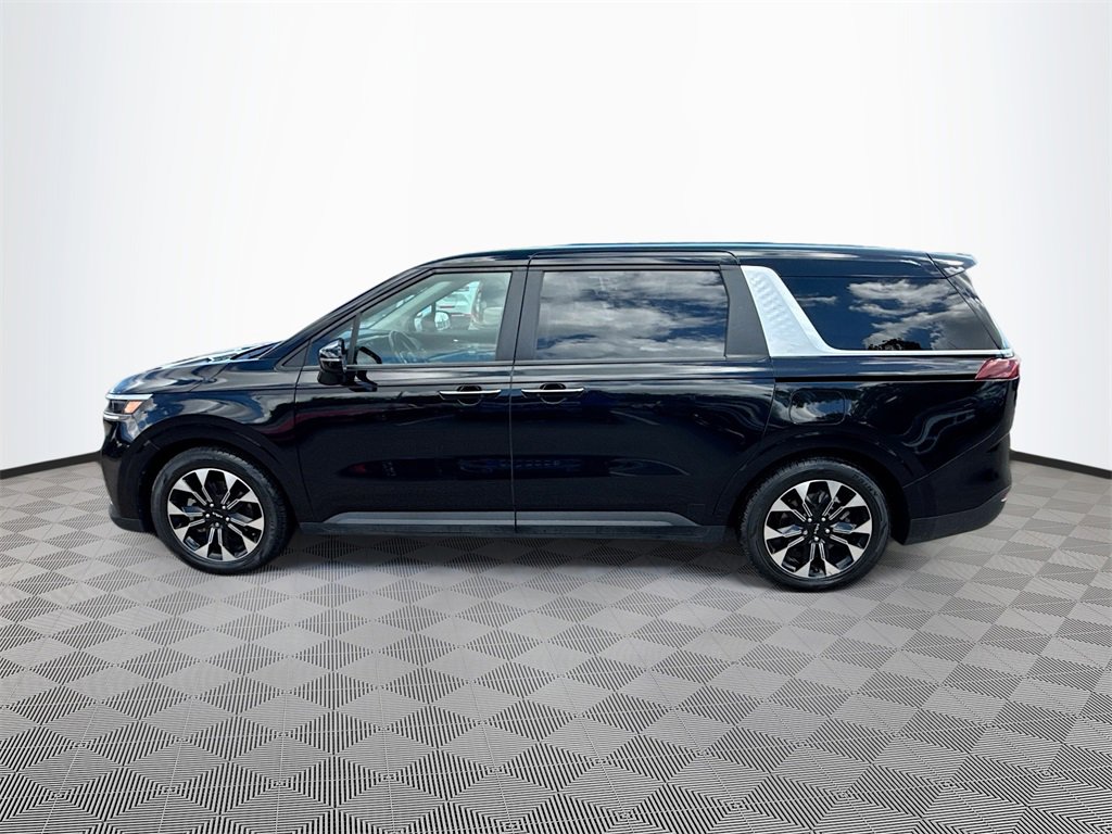 Used 2024 Kia Carnival EX image 9