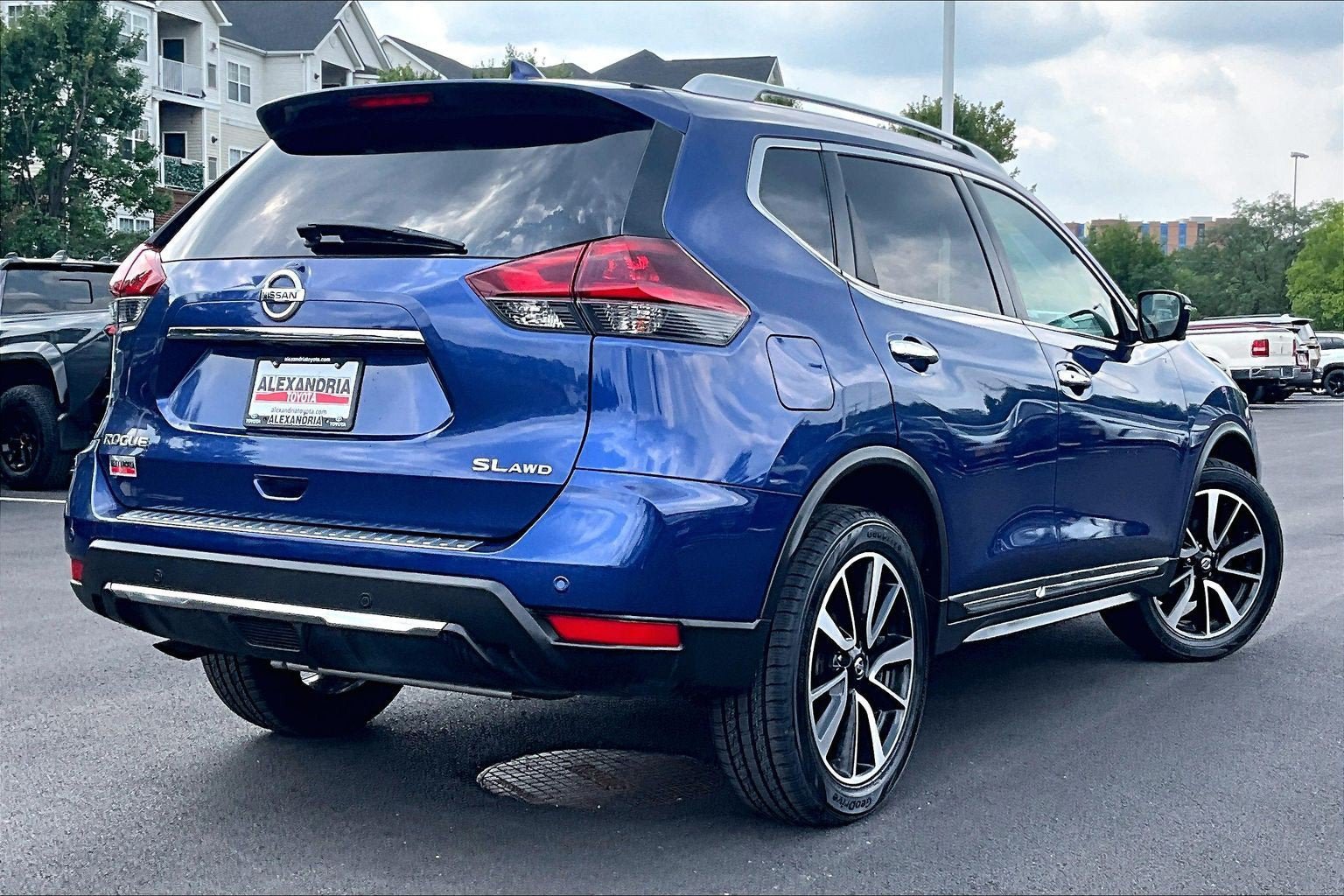 Used 2019 Nissan Rogue SL AWD/4WD image 12