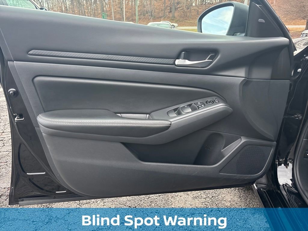 Used 2025 Nissan Altima 2.5 SV image 25