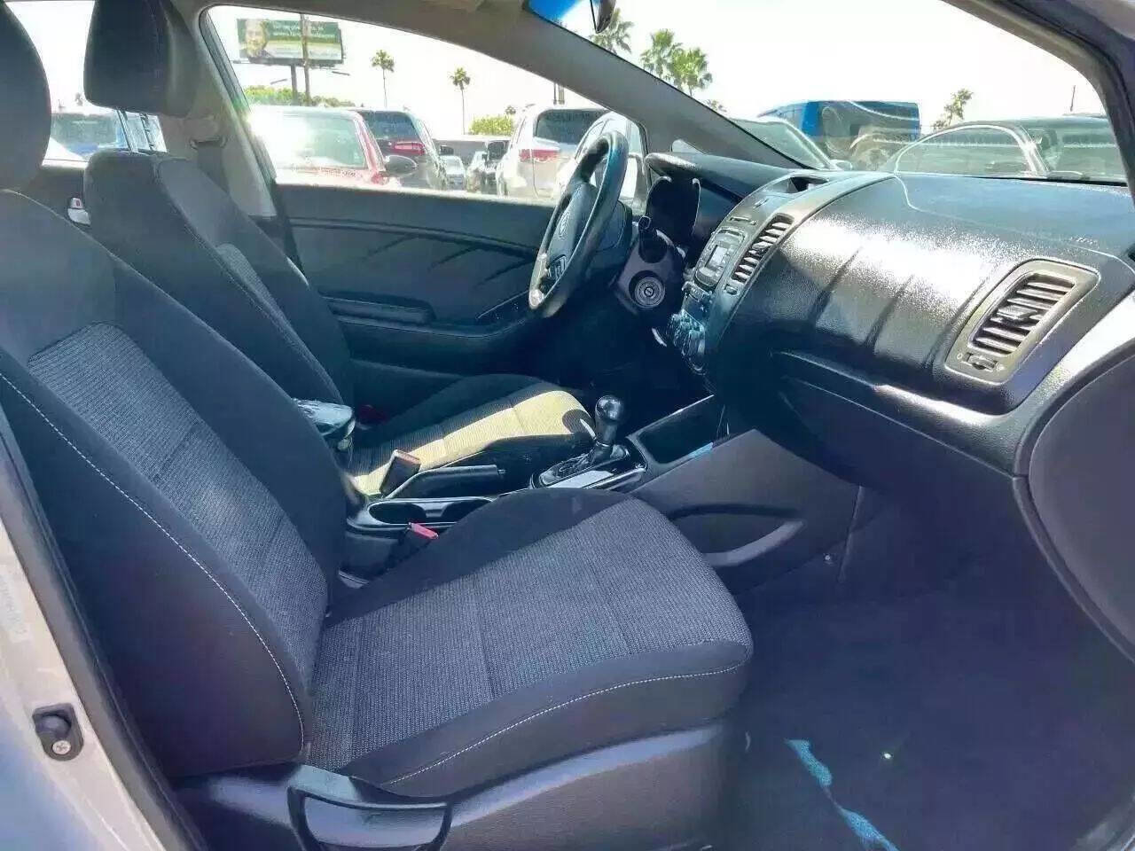 Used 2017 Kia Forte LX image 21