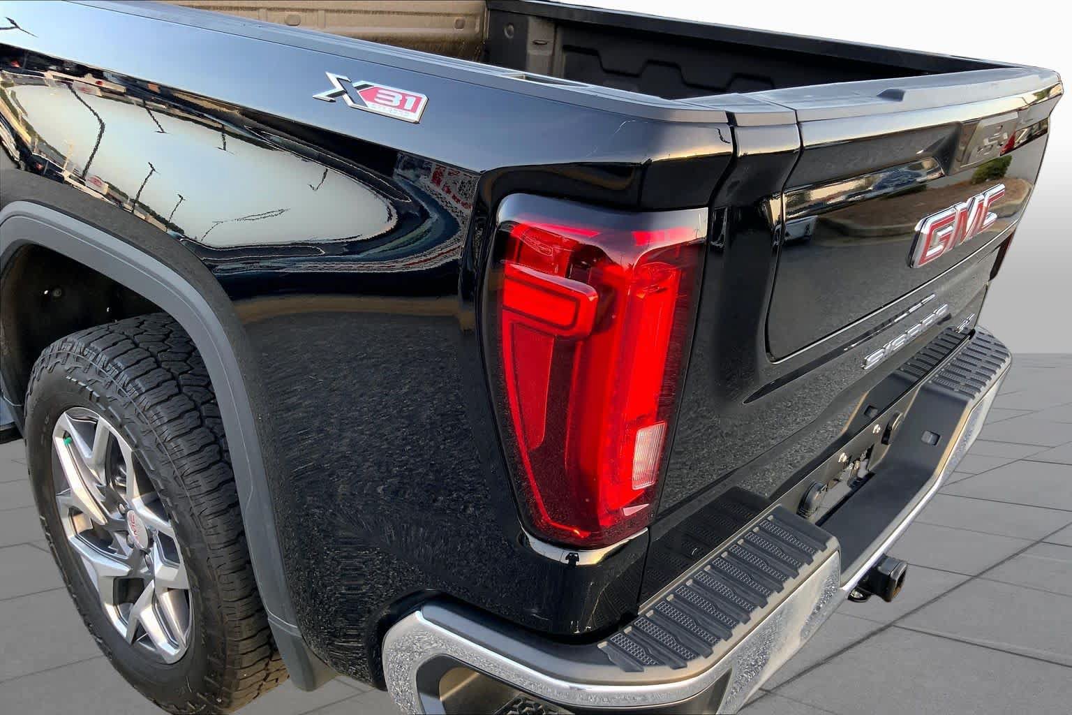 Used 2023 GMC Sierra 1500 SLT w/ SLT Premium Package AWD/4WD image 27