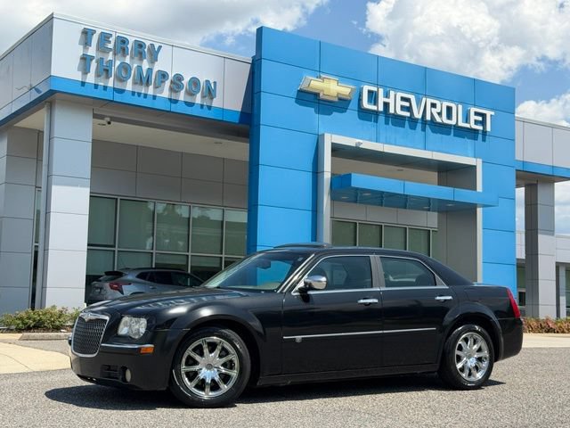 Used 2010 Chrysler 300 C RWD image 1