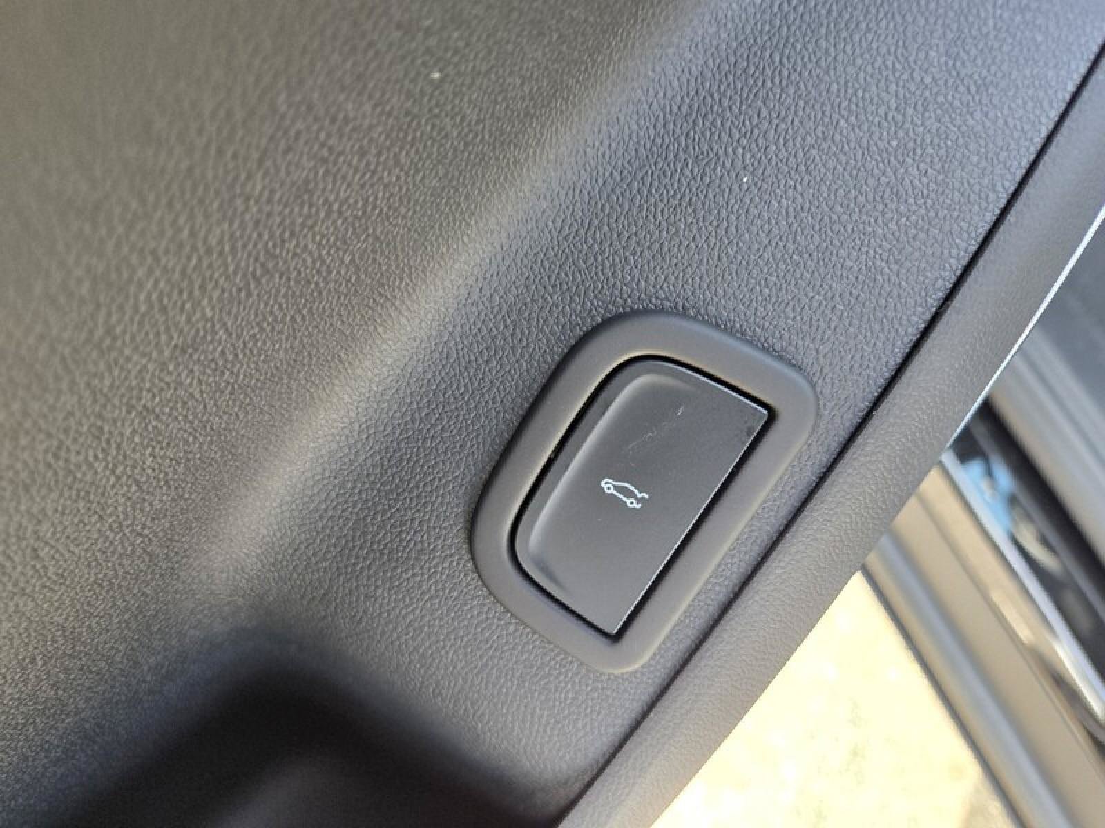 New 2026 GMC Acadia Elevation w/ Elevation Premium Package FWD image 24